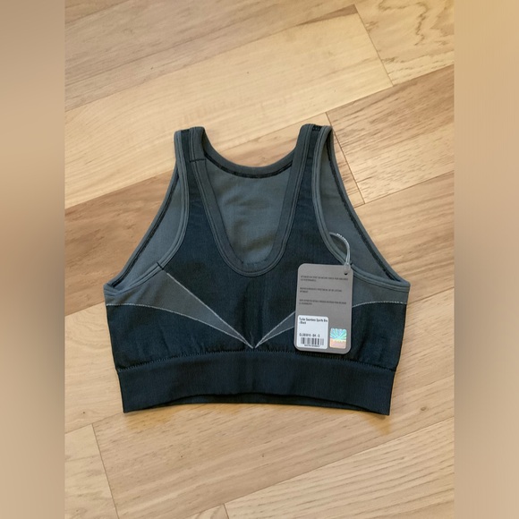 GymShark NWT Never Worn Seamless high neck grey sports bra size s - Picture 3 of 6